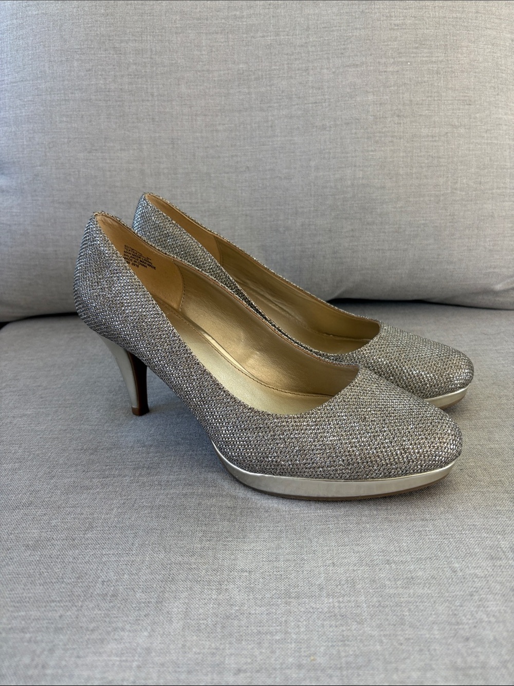 Bandolino Silver Glitter Mid-Heel Pumps